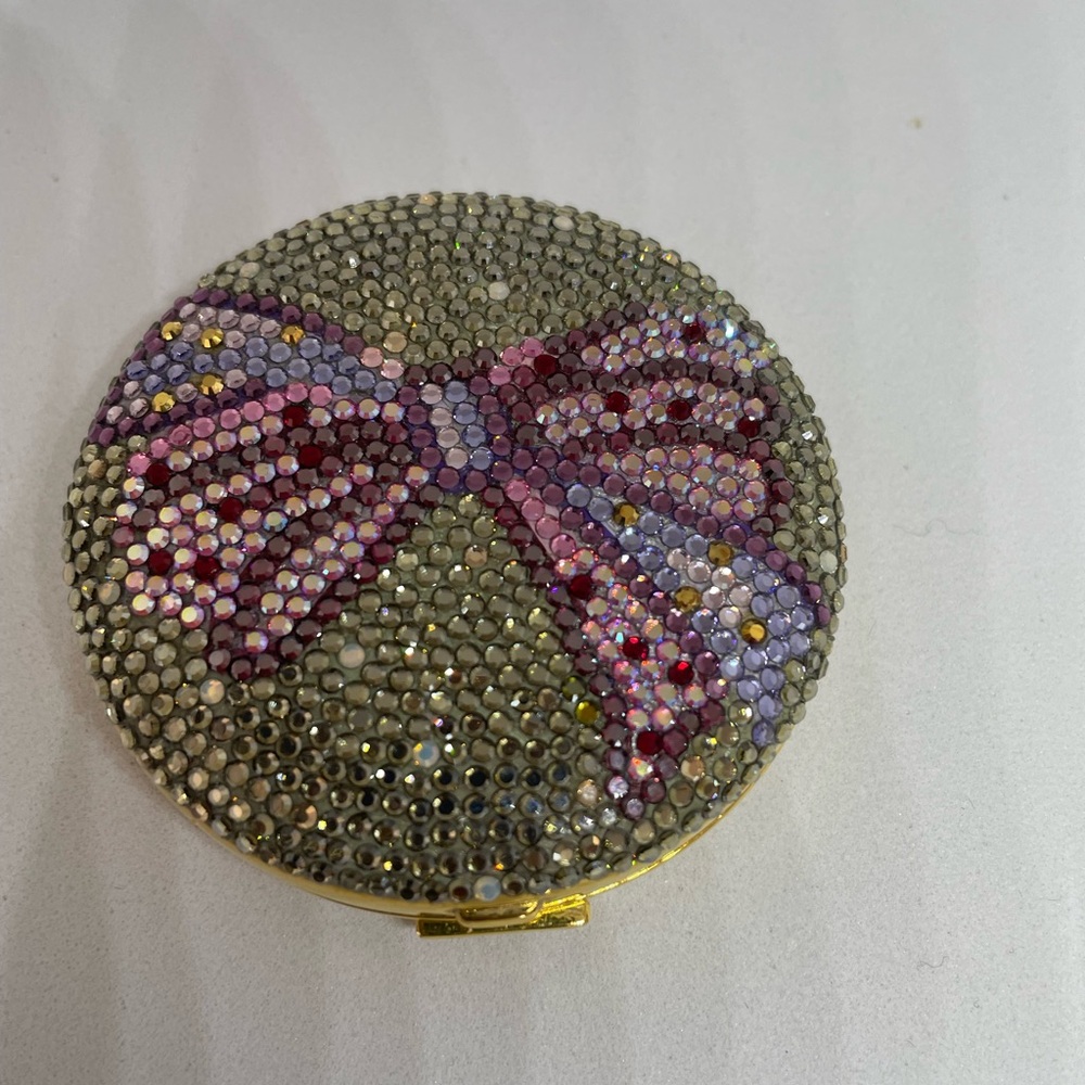 Judith Lieber compact! Outstanding little self indulgence!